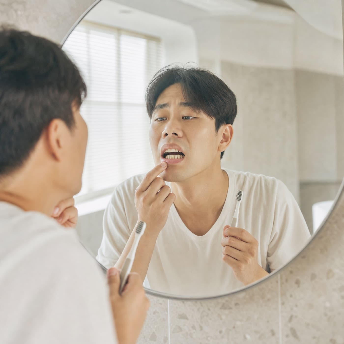 잇몸에서 피가 자주 나요